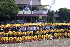 Pemkot Sukabumi melaunching gerakan literasi sebagai upaya meningkatkan minat baca di SMA 3 Sukabumi Selasa (16/10).