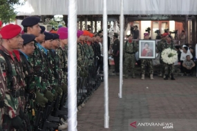 Suasana Upacara Persemayaman jenazah Ani Yudhoyono di rumah duka Puri Cikeas Kecamatan Gunungputri Kabupaten Bogor Jawa Barat Minggu 