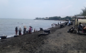 Pantai Sendang Sikucing