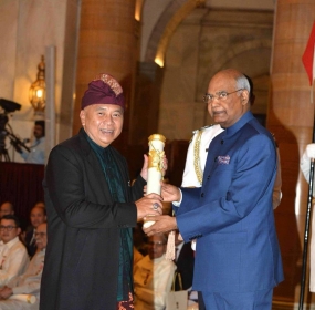 Seniman Indonesia Mendapat Penghargaan Padma Award 2018 di India