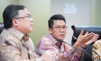 Anggota DPR dari Fraksi Partai Golkar Mukhamad Misbakhun dan Menteri PPN/Kepala Bappenas Bambang Brodjonegoro. 