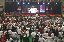 Calon Presiden nomor urut 01 Joko Widodo pada saat berkampanye di GOR Ken Arok Kota Malang, Senin, (25/3/2019)