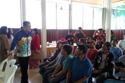 Duta Besar RI untuk Papua Nugini dan Kepulauan Solomon, Andriana Supandy, menyampaikan ajakan kepada WNI untuk menjaga ketertiban pelaksanaan Pemilu 2019 dalam acara perkenalan dan sambutan dengan masyarakat Indonesia di Port Moresby, Papua Nugini pada Minggu, 7 April 2019. (KBRI Port Moresby)