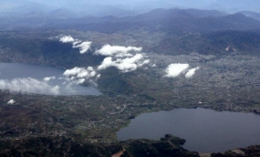 Danau Kembar, Sumatra Barat