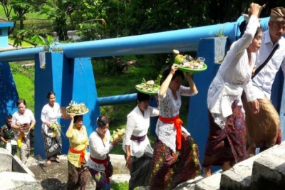 Umat Hindu Magelang Upacara Melasti di Tuk Mas