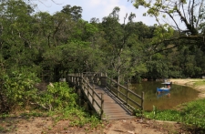 Jembatan Pintu Masuk menuju Gunung Peramas