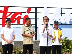 Presiden Resmikan Penataan Kawasan Pantai Malalayang dan Ecotourism Village Bunaken