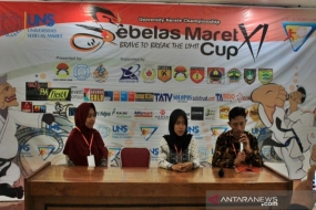 Ketua panitia penyelenggara kejuaaran internasional karate antar mahasiswa Sebelas Maret Cup XI, Rizki Mica Saputra saat memberikan keterangan di Solo.