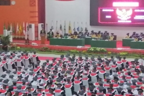 Mendagri Tjahjo Kumolo saat memberikan sambutan pada Sidang Senat Terbuka Wisuda IPDN di Kampus IPDN, Sumedang, Jawa Barat, Senin (5/8).