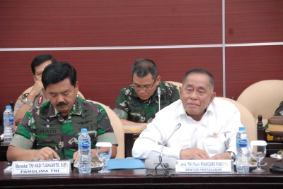 Menteri Pertahanan Katakan Jabatan Sipil Tidak Akan Diisi TNI Aktif