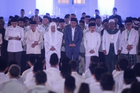 Presiden Jokowi dan Wapres Jusuf Kalla menghadiri acara Doa Kebangsaan 74 Tahun Indonesia Merdeka, di Halaman Istana Merdeka, Kamis (1/8) malam.