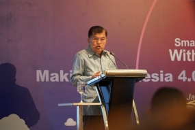 Wakil Presiden Jusuf Kalla saat menjadi Keynote Speech di Acara Smart Business Talk Making Indonesia 4.0 vs Super Smart Society 5.0 di Hotel Aryaduta Jakarta, Kamis (11/07)