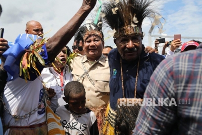 alon Presiden nomor urut 02 Prabowo Subianto tiba untuk melaksanakan kampanye terbuka di Merauke, Papua, Senin (25/3/2019).