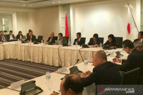 Menteri Koordinator Bidang Kemaritiman Luhut Binsar Pandjaitan beserta jajaran menteri RI dalam pertemuan dengan Jetro di Osaka, Kamis (27/6/2019). 