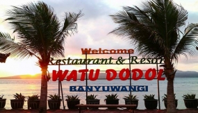 Pantai Watu Dodol Banyuwangi Jatim