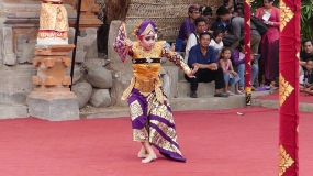 Tari Trunajaya, Bali