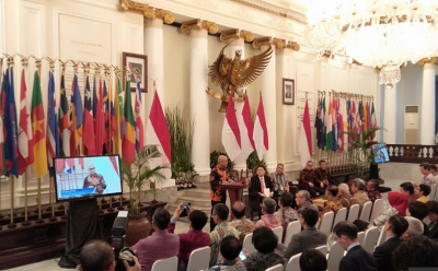 Direktur Jenderal Asia Pasifik dan Afrika Kementerian Luar Negeri RI Desra Percaya saat membacakan pidato Menteri Luar Negeri Retno Marsudi dalam Konferensi Pengembangan Hukum Internasional di Asia (Development of International Law in Asia/DILA) di Jakarta, Selasa (15/10/2019).