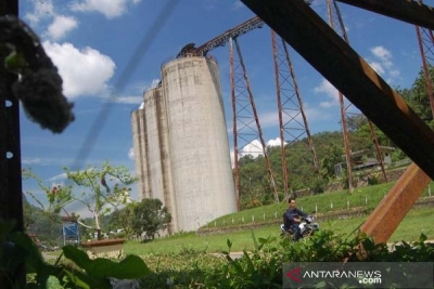 Silo bekas tempat penyimpanan batubara di Kota Sawahlunto, Sumbar yang masih merupakan aset PT Bukit Asam unit pertambangan Ombilin, menjadi salah satu bukti kejayaan tambang batubara Sawahlunto pada masa lalu