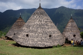 Rumah Adat Mbaru Embo, Nusa Tenggara Timur