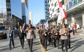 Arsip: Para delegasi Polwan RI melakukan &quot;parade of nations&quot; saat mengikuti &quot;The 57th IAWP Training Conference 2019&quot; di Anchorage, Alaska, AS. ANTARA