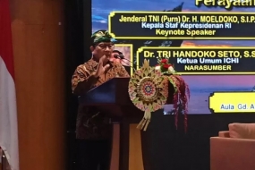 Kepala Staf Kepresidenan Moeldoko saat menjadi pembicara kunci Seminar Peringatan Hari Raya Nyepi Tahun Baru Saka 1942 di Gedung Kemenhan, Jakarta, Sabtu. Seminar tersebut mengusung tema Keunggulan dan Kerukunan Umat Beragama Menuju Indonesia Maju. (KSP)