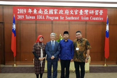 Kepala Dinas Koperasi dan UKM Kota Malang Tri Wiyani Pangestuti (paling kiri) bersama delegasi Indonesia saat menghadiri &quot;2019 Taiwan IDIA Spring Program for Southeast Asian Countries&quot; pada 17 - 24 Maret 2019 di Taiwan.