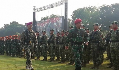 Panglima TNI Marsekal (TNI) Hadi Tjahjanto memeriksa kesiapan pasukan pada peresmian Komando Operasi Khusus (Koopsus) di Markas Besar TNI, Cilangkap, Jakarta, Selasa (30/7/2019). (ANTARA News/Zuhdiar Laeis)