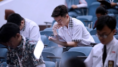 Sejumlah siswa saat mengikuti final Olimpiade Nasional Jerman di Goethe-Institut Indonesien, Jakarta, 29-30 Januari 2020.