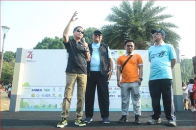 Menteri ESDM Ignasius Jonan dalam kampanye Gerakan Sejuta Surya Atap di Monumen Nasional, Jakarta, Minggu (28/7/2019). 