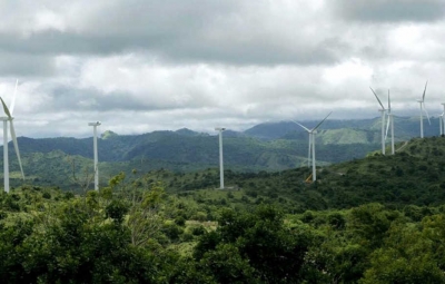 Pembangkit Listrik Tenaga Bayu (PLTB) di Sidrap, Sulawesi Selatan. 