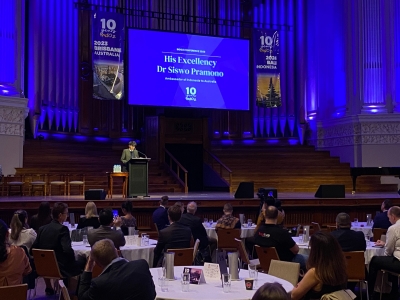 Dubes RI untuk Australia Siswo Pramono memberikan sambutan pada IndOz Conference 2023, di Brisbane City Hall, Kamis (24/8/2023). (Foto: KJRI Sydney)