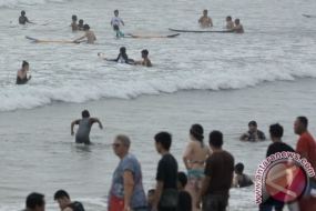 Delman Layani Wisatawan di Pantai Kuta