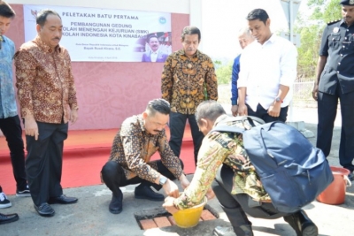 Peletakan batu pertama SMK Kota Kinabalu.