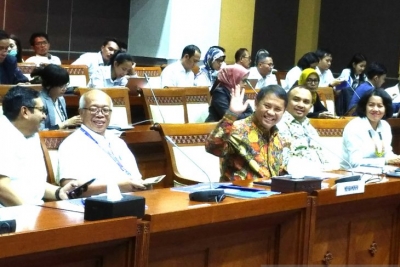 Menteri Kominfo Rudiantara, pada rapat kerja dengan Komisi I DPR RI, di Gedung MPR/DPR/DPD RI, Jakarta, Senin (13/5/2019. (Antaranews/Riza Harahap)