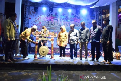 Pageralan Seni Budaya Nasional dalam rangka Sosialisasi Empat Pilar MPR di Pantai Barat Kawasan Wisata Pangandaran, Kabupaten Pangandaran, Jawa Barat, Minggu (4/8/2019) malam