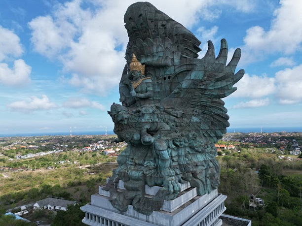 バリ島のGARUDA WISNU KENCANAの像