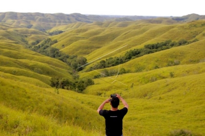 東ヌサトゥンガラ州の美しいWAIRINDINGの丘