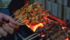 スマランのSATE KEMPLENGの料理