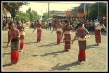 東ヌサトゥンガラ州のBIDUダンス