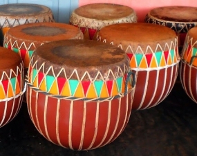 DolというBengkulu州の伝統的な楽器