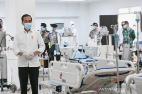 Joko Widodo大統領は、Covid-19患者の隔離場所を増やすよう指示する