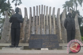 アルジェリアのスカルノ記念碑は、6月に公開される