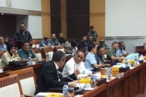 国会第１委員会は、インドネシアとベラルーシ防衛産業間の協力を議論した