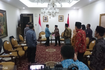 副大統領のJusuf Kallaが月曜日（3/25/2019）にパレスチナのヘブロンにインドネシアの病院の建設を議論するためにインドネシアのウレマ評議会の多数の指導者による訪問を受けました