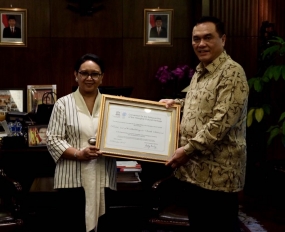 インドネシア外相は、Pinisiボートにユネスコの指定を受け取る