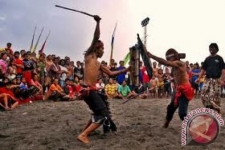 PERESEANという西ヌサトゥンガラ州ロンボクのSASAK部族のダンス芸術