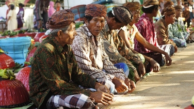 MADURA 島SUMENEP地区 のNYADAR儀式