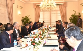 Joko Widodo大統領は、パキスタンの首相と会合するときに経済を議論する