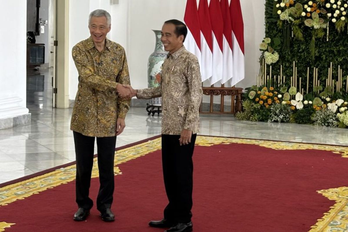 佐科总统在茂物皇宫欢迎新加坡总理的到访