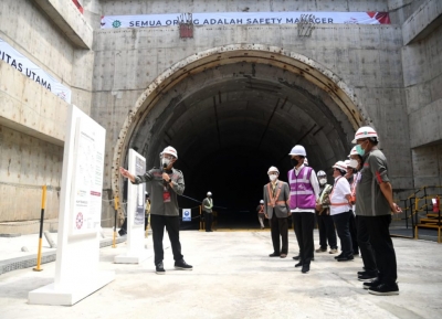 总统希望到2022年底，雅加达-万隆高铁将被测试